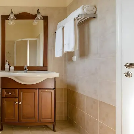 A Casa D'irene Appartamento Mantzavináta